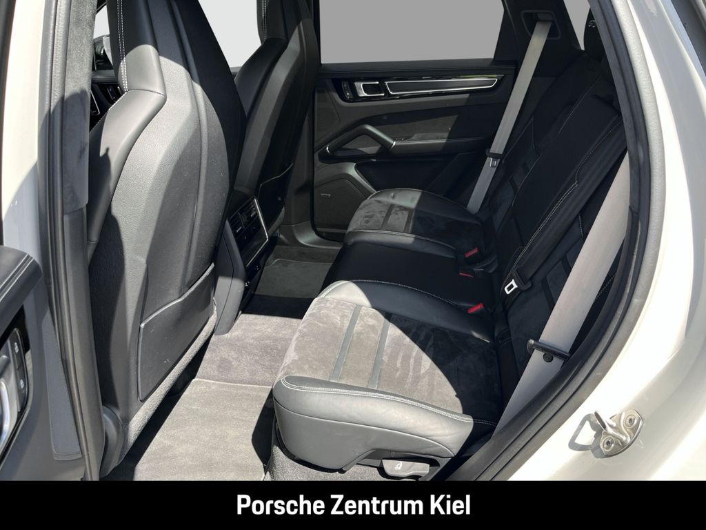 Porsche Cayenne 2022