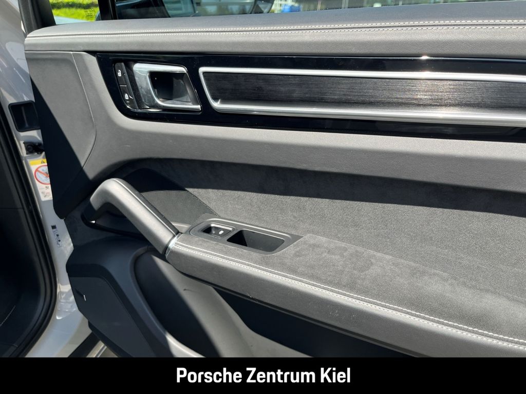 Porsche Cayenne 2022