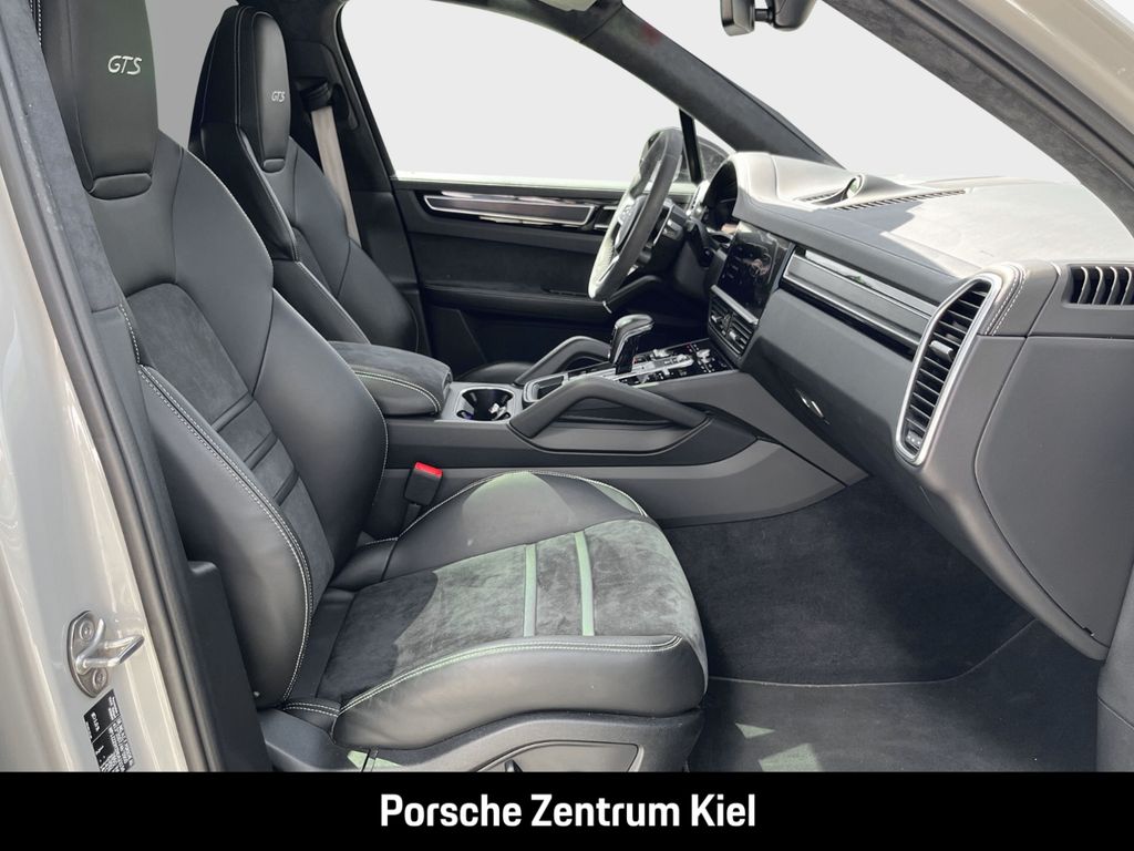 Porsche Cayenne 2022