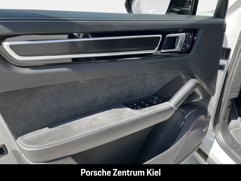 Porsche Cayenne 2022