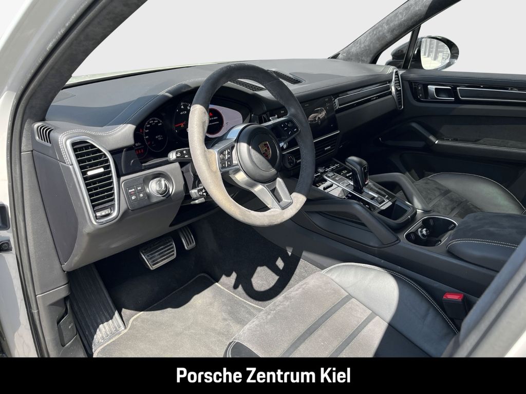 Porsche Cayenne 2022