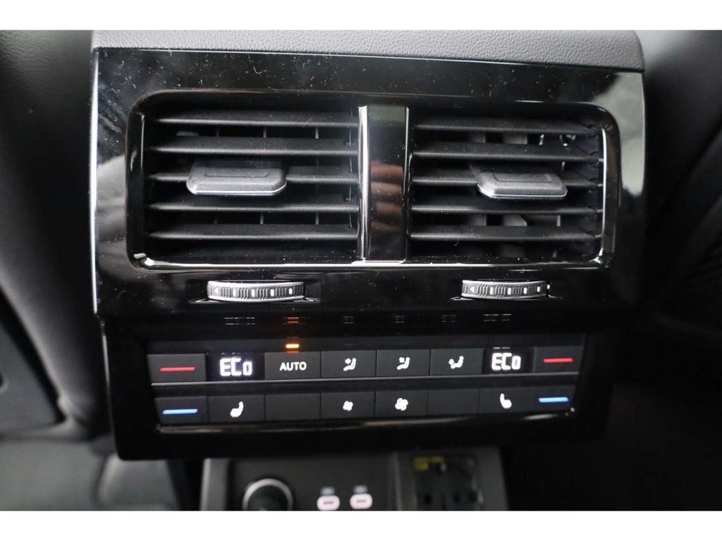 Volkswagen Touareg 2025