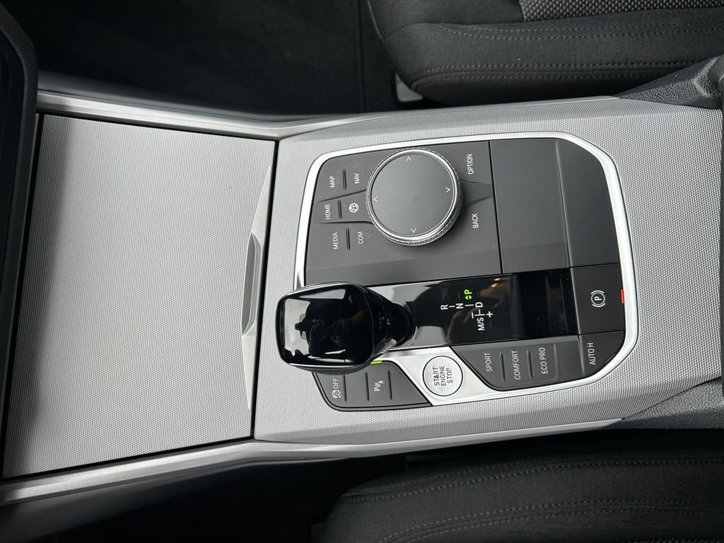 BMW 318 2022