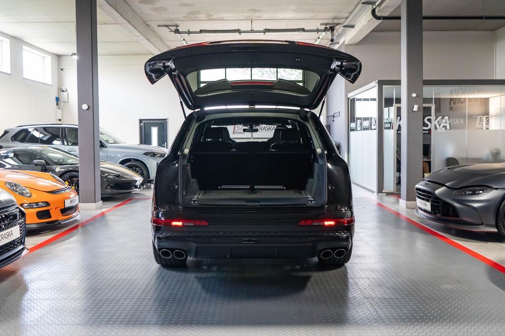Audi SQ7 2025