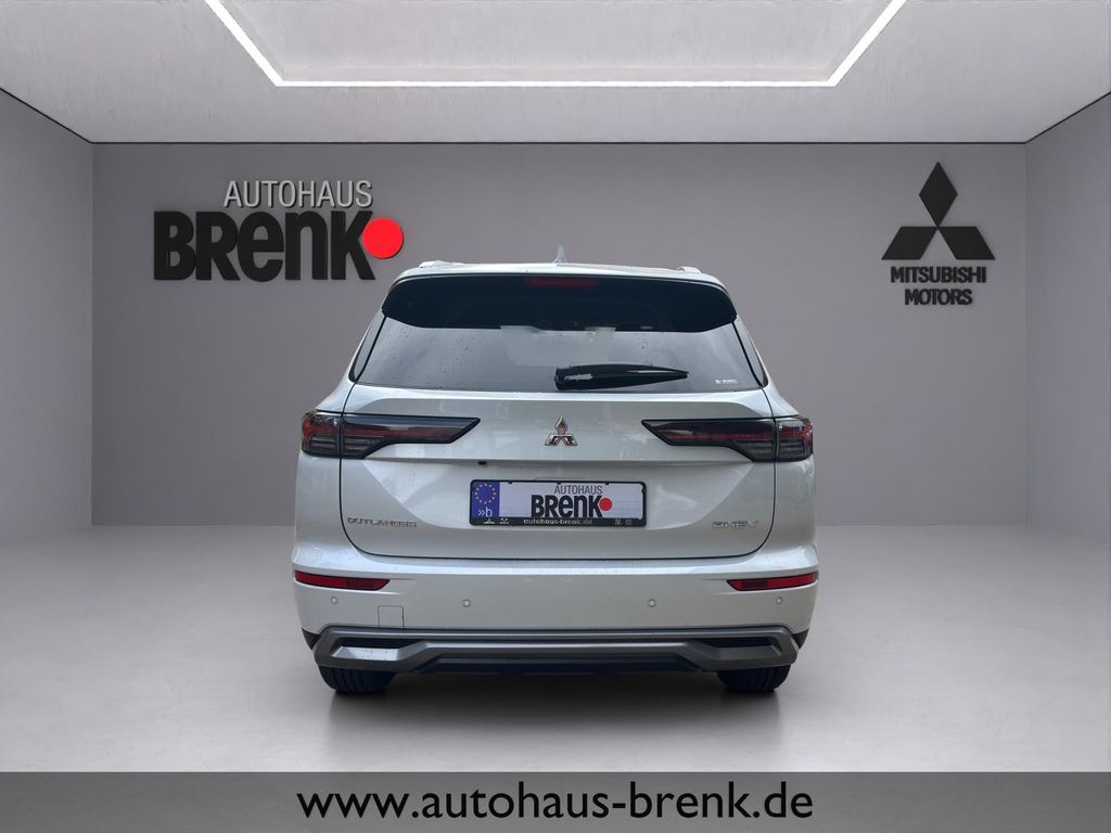 Mitsubishi Plug-in Hybrid Outlander 2025