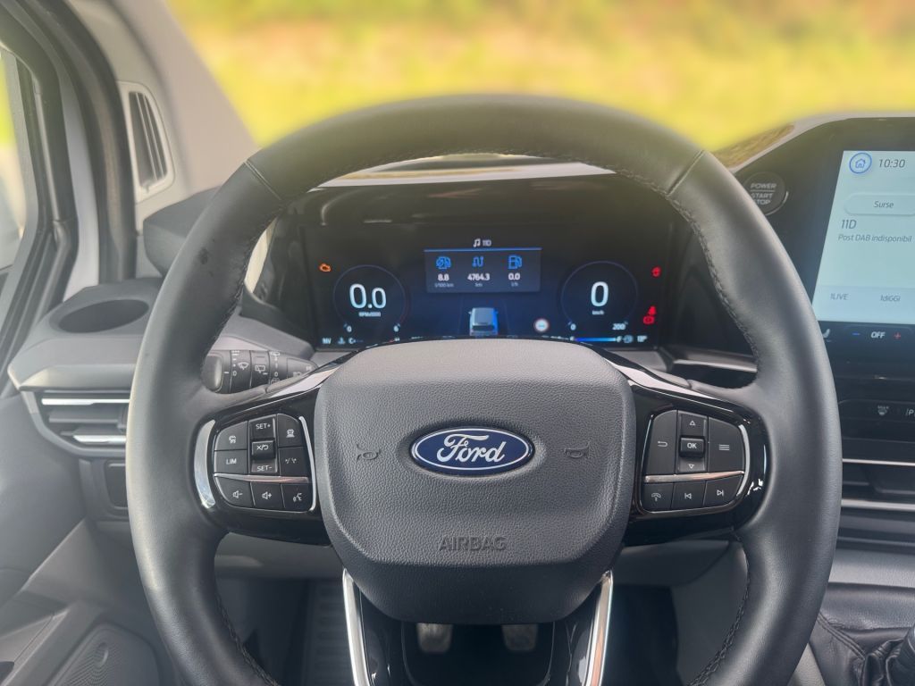 Ford Tourneo Custom 2025