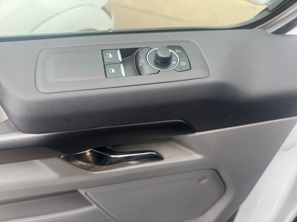 Ford Tourneo Custom 2025