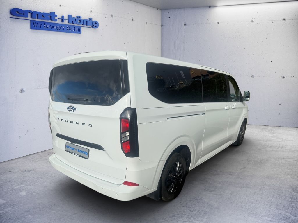 Ford Tourneo Custom 2025