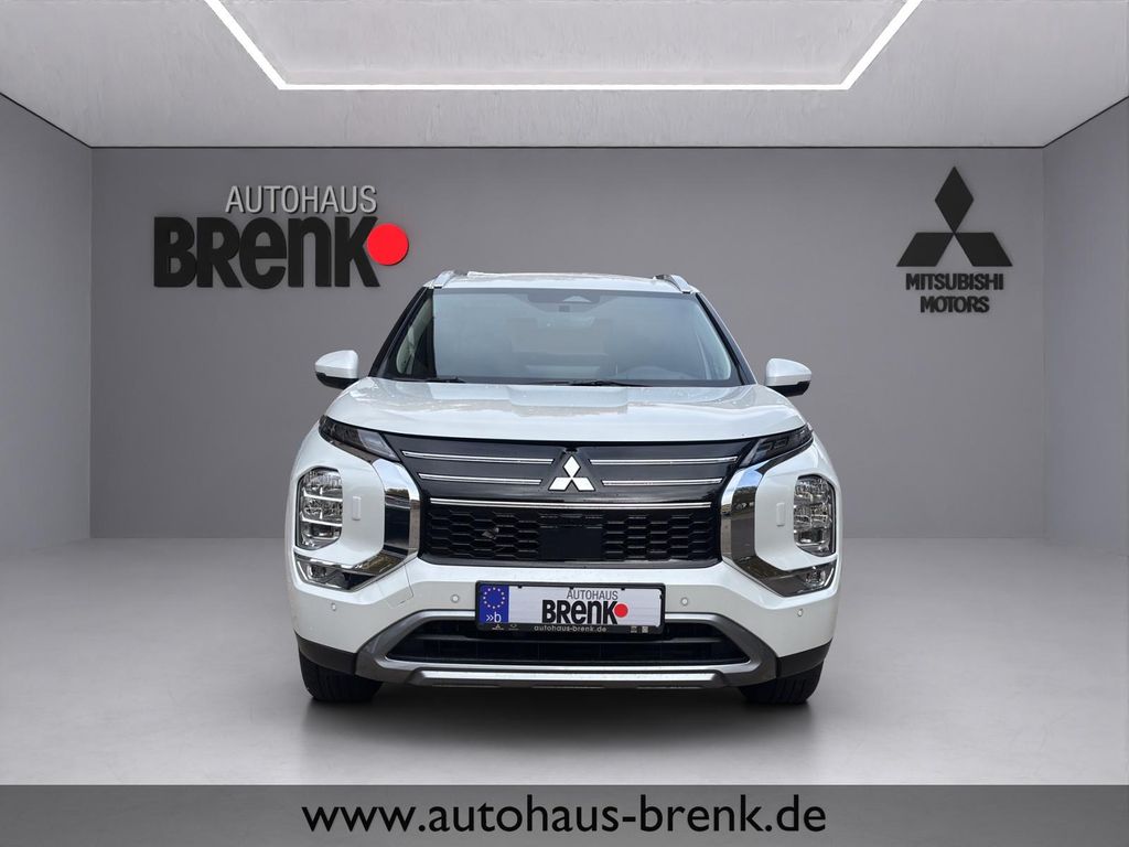 Mitsubishi Plug-in Hybrid Outlander 2025