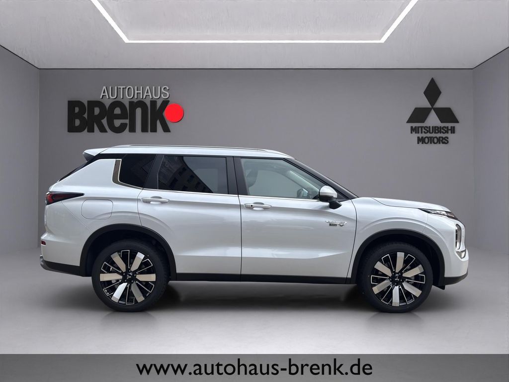 Mitsubishi Plug-in Hybrid Outlander 2025