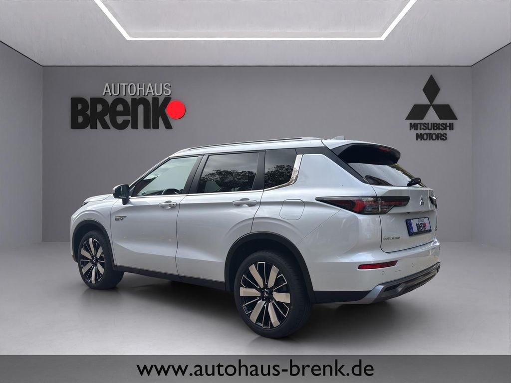 Mitsubishi Plug-in Hybrid Outlander 2025