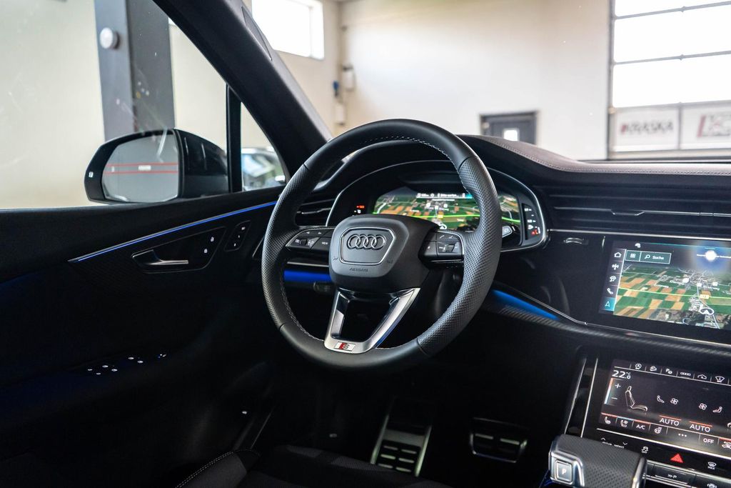 Audi SQ7 2025