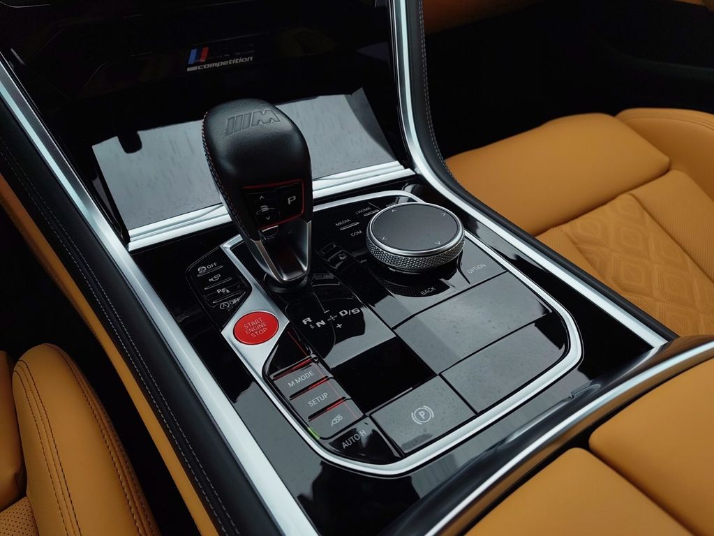 BMW M8 2023