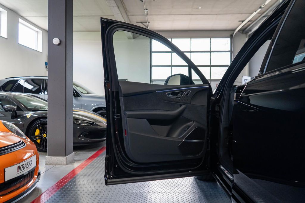 Audi SQ7 2025