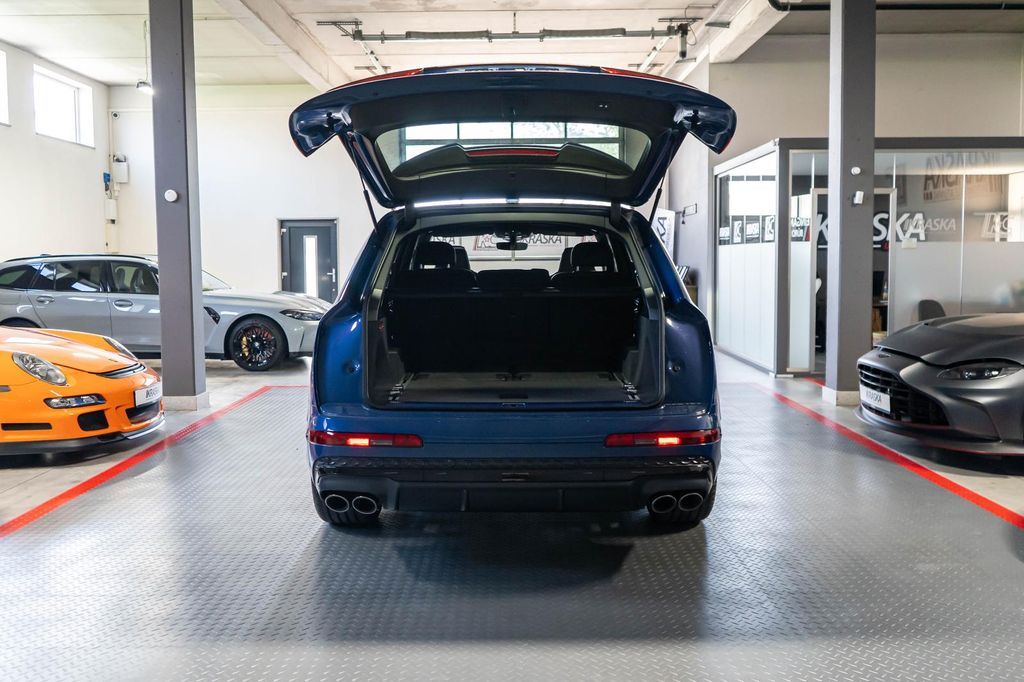 Audi SQ7 2025