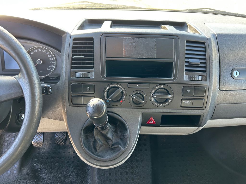 Volkswagen T5 Transporter 2013