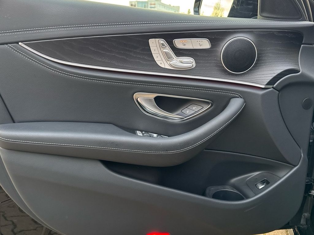 Mercedes-Benz E 300 2022