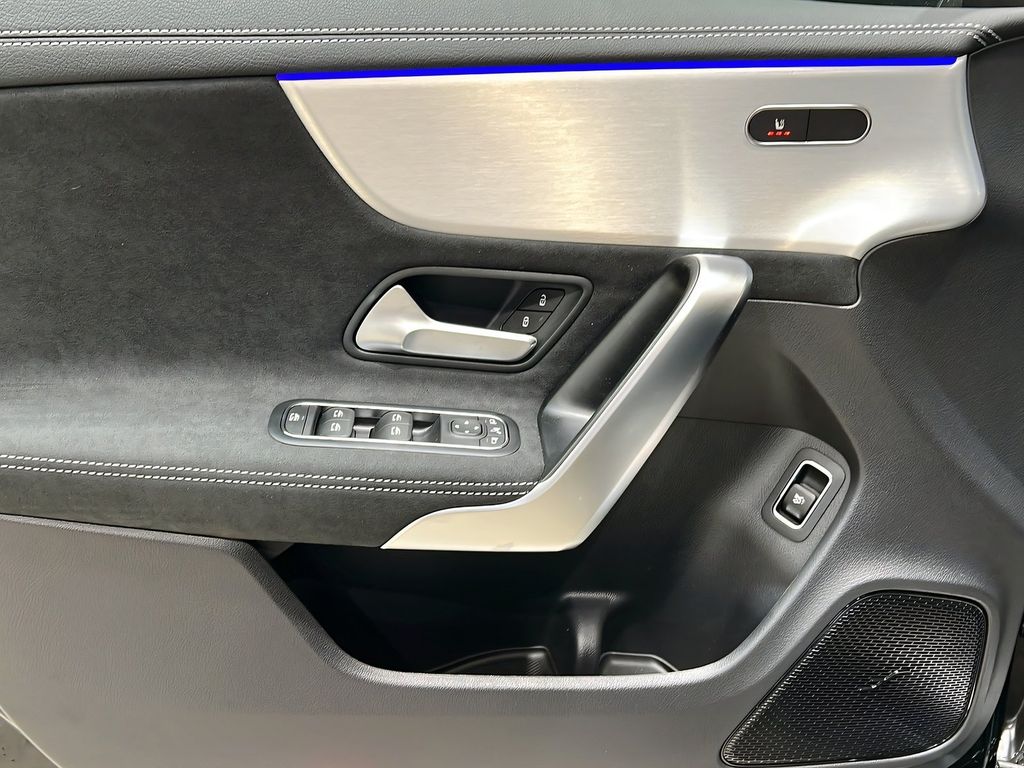 Mercedes-Benz CLA 200 2025