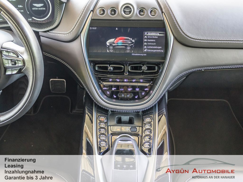 Aston Martin DBX 2022