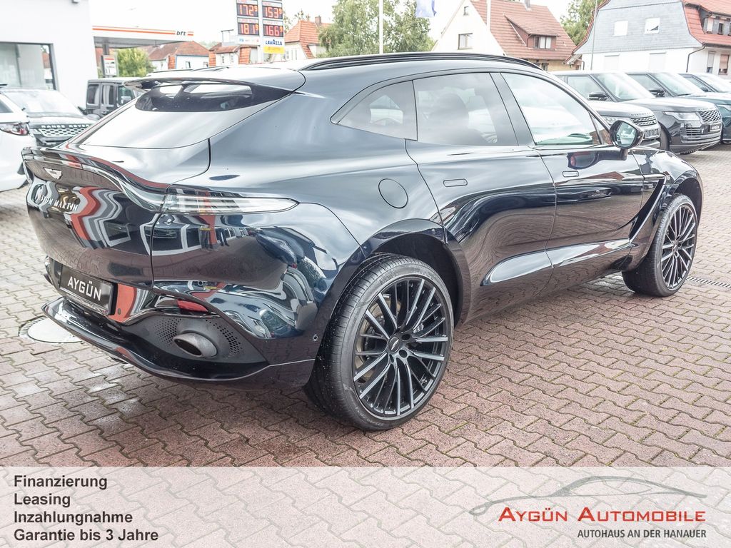 Aston Martin DBX 2022