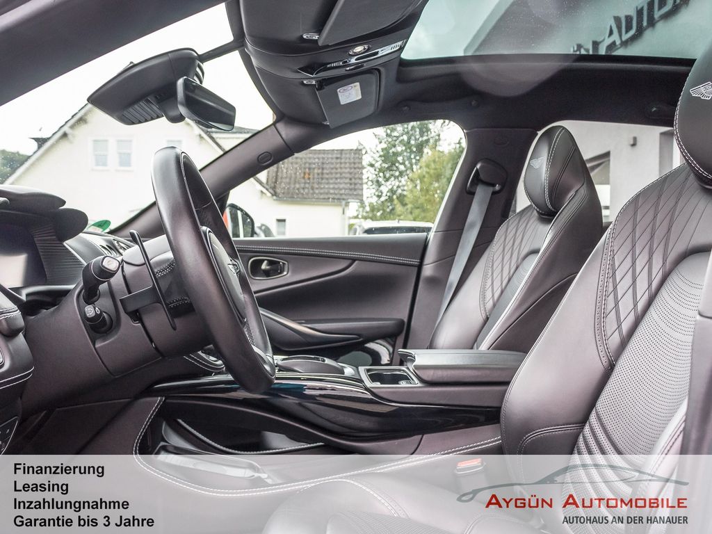 Aston Martin DBX 2022