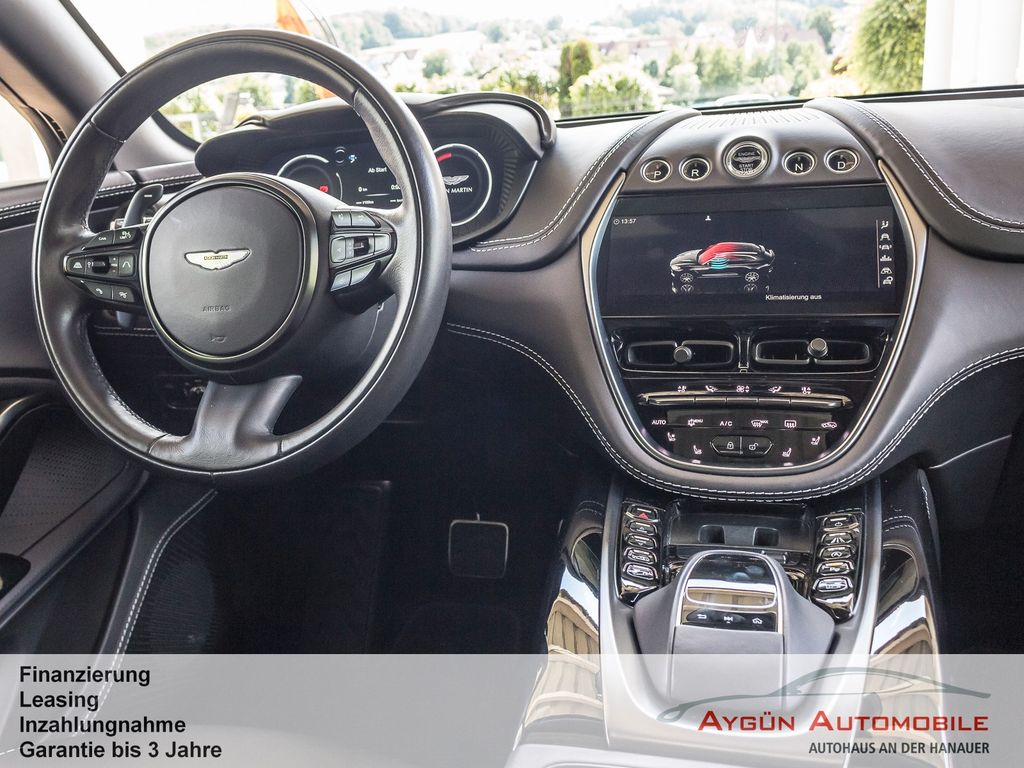 Aston Martin DBX 2022