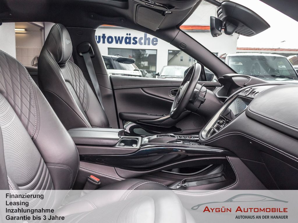 Aston Martin DBX 2022