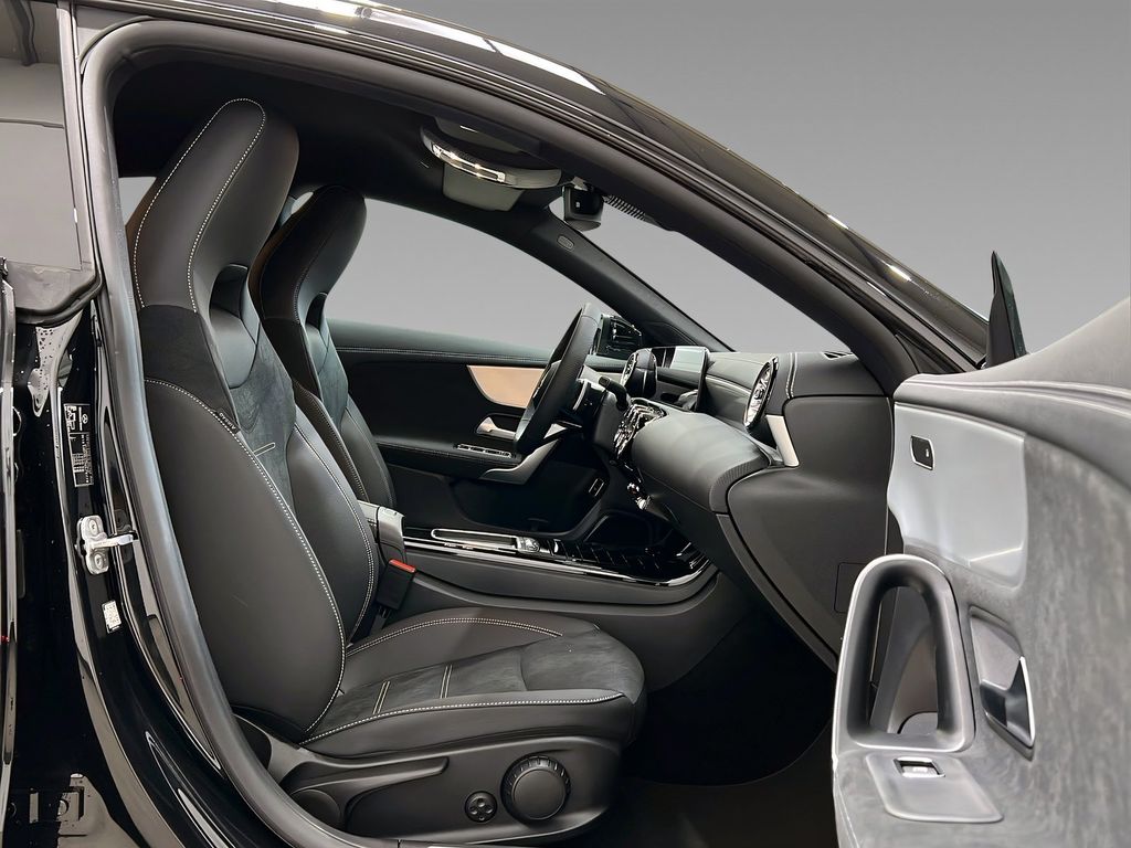 Mercedes-Benz CLA 200 2025