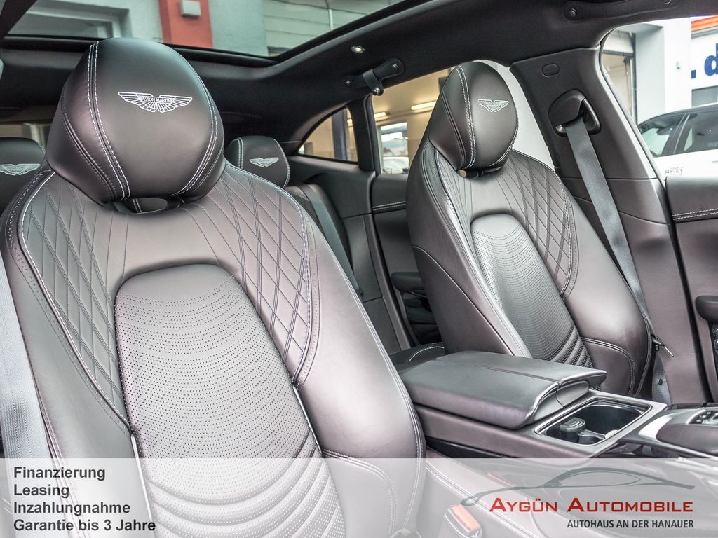 Aston Martin DBX 2022