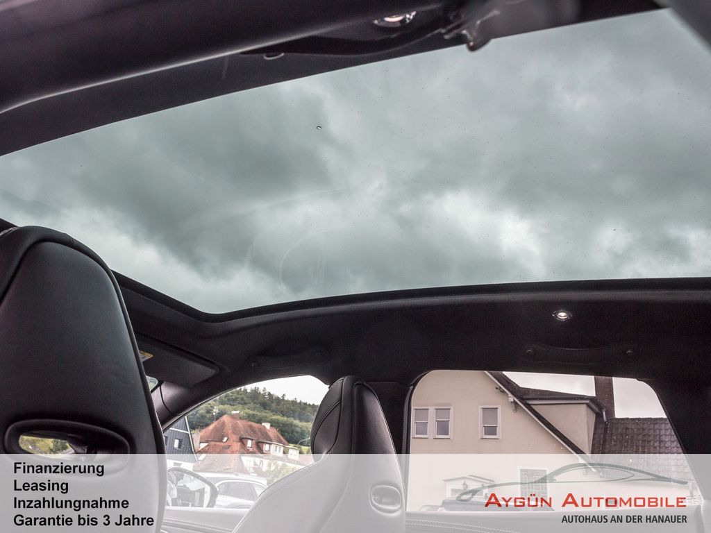 Aston Martin DBX 2022