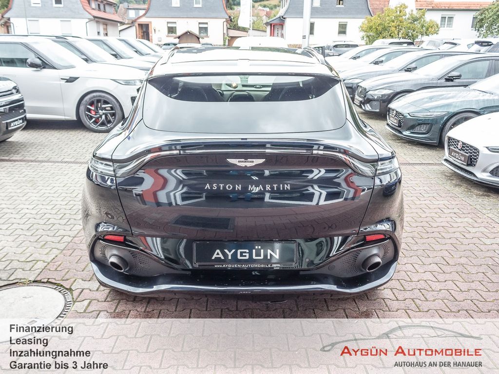 Aston Martin DBX 2022