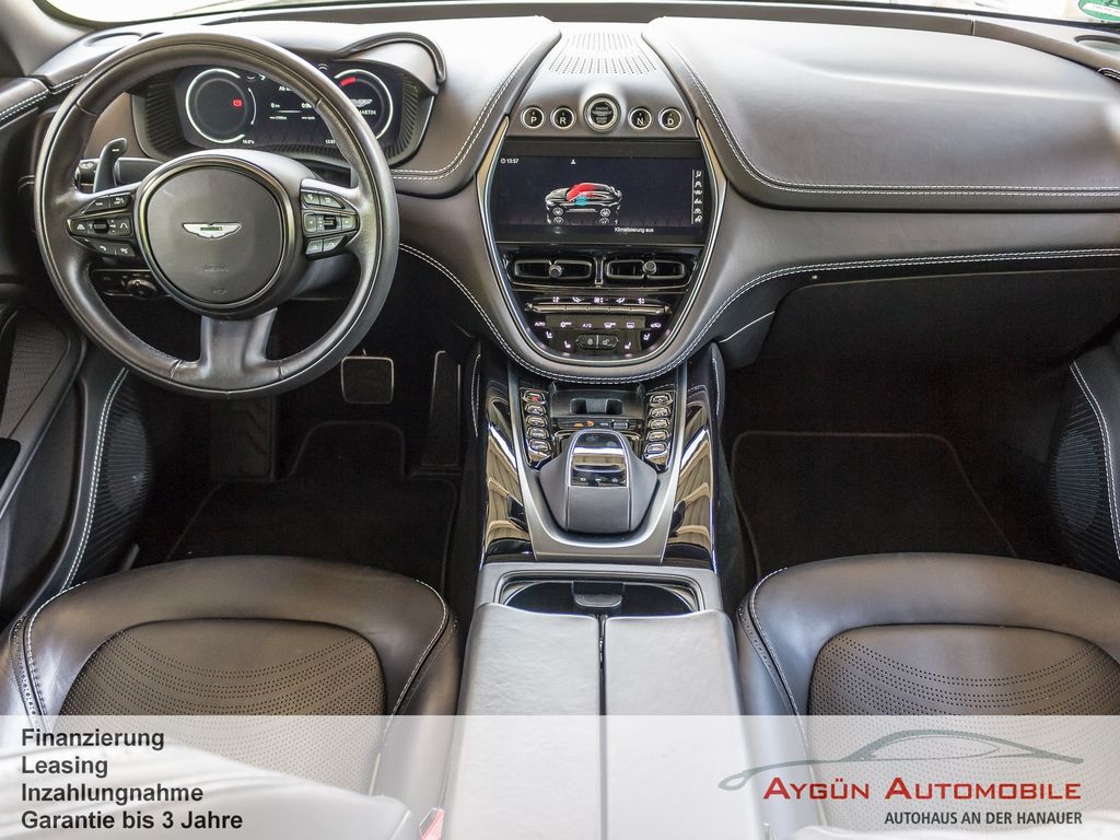 Aston Martin DBX 2022