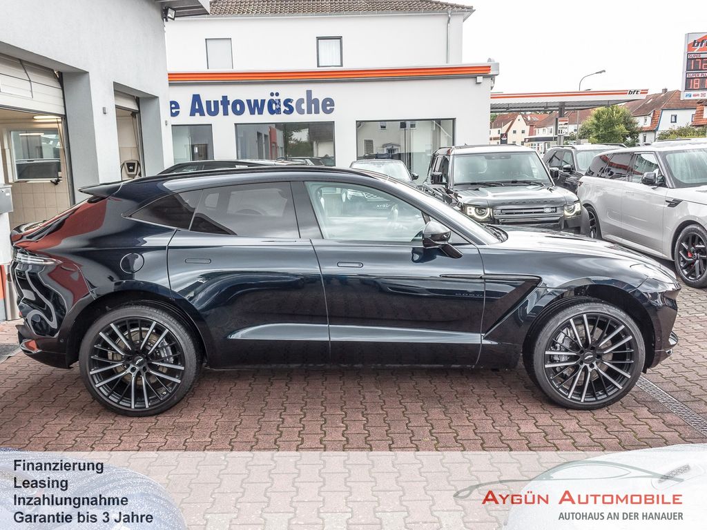 Aston Martin DBX 2022