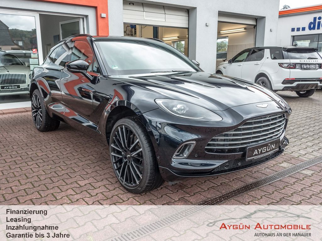 Aston Martin DBX 2022