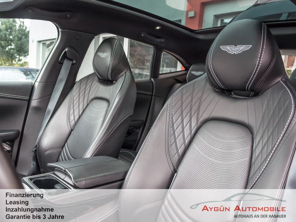 Aston Martin DBX 2022