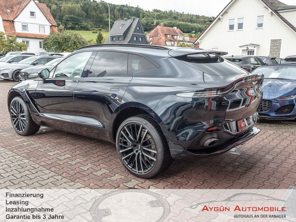 Aston Martin DBX 2022