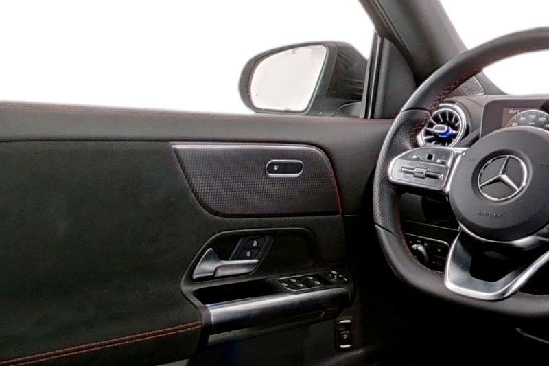 Mercedes-Benz EQA 2024