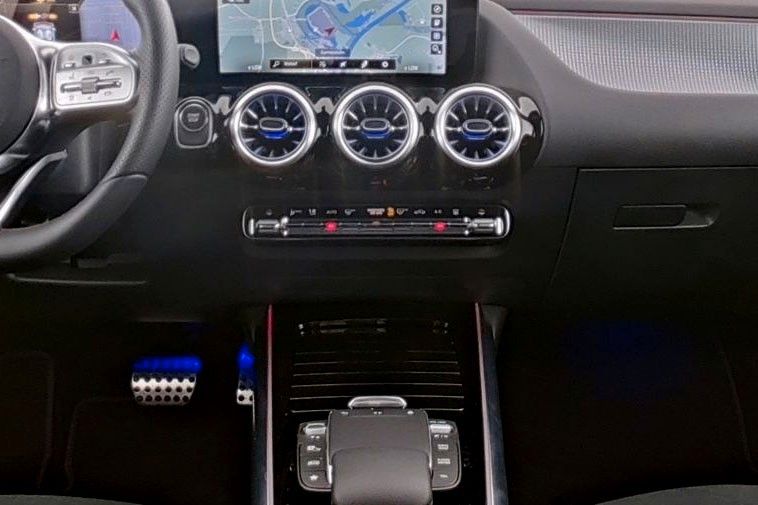 Mercedes-Benz EQA 2024