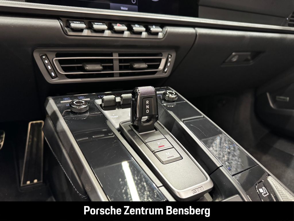 Porsche 992 2024