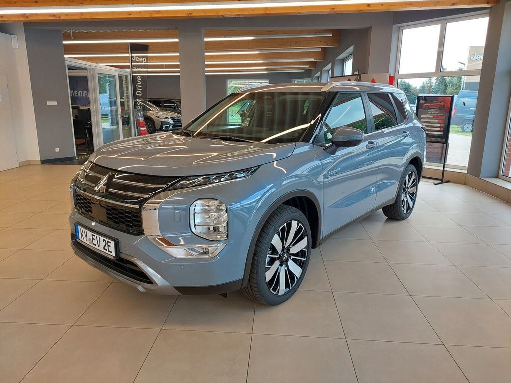 Mitsubishi Plug-in Hybrid Outlander 2025