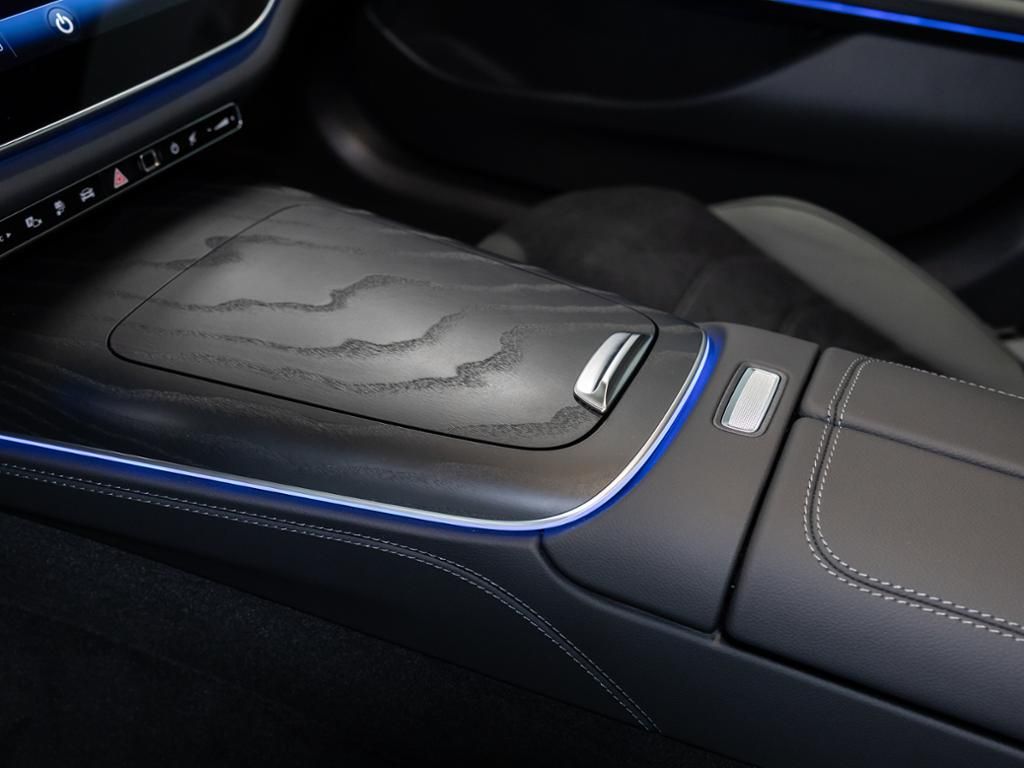 Mercedes-Benz E 300 2025