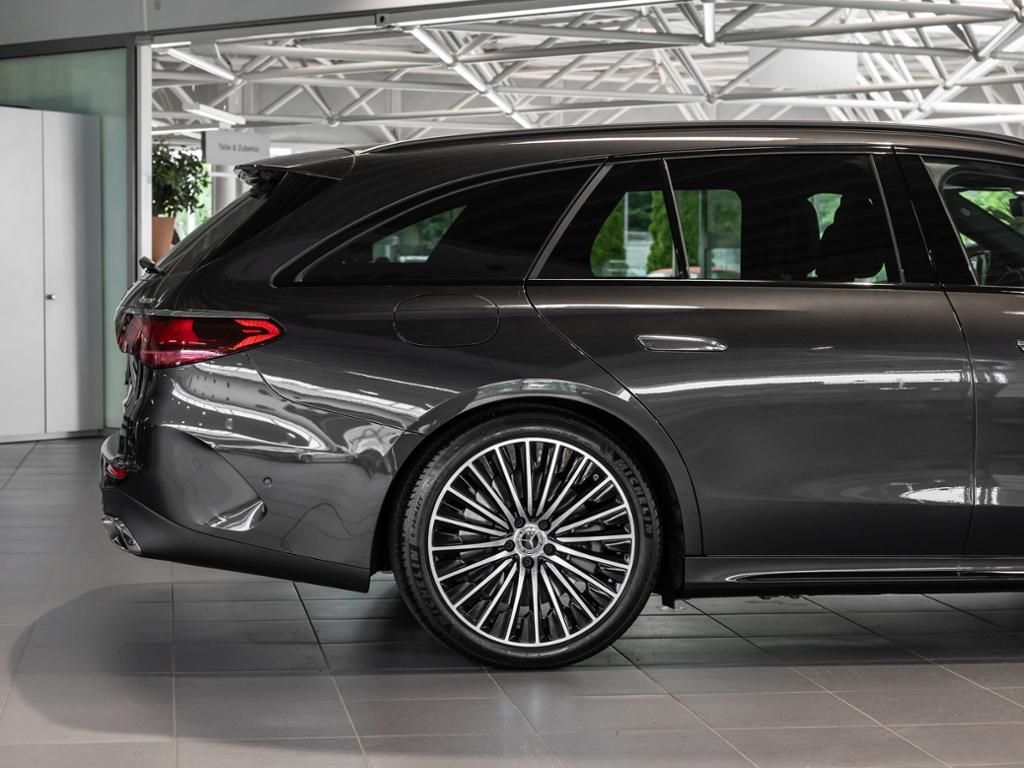 Mercedes-Benz E 300 2025