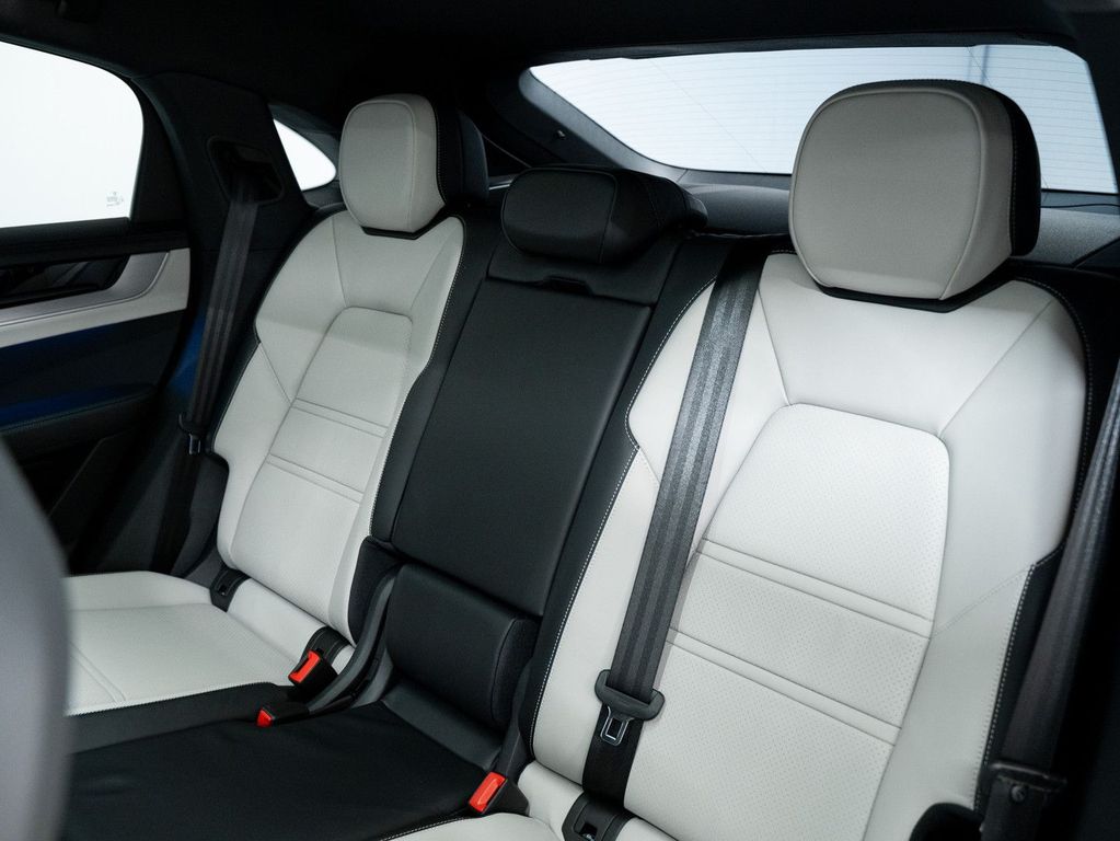 Porsche Cayenne 2024