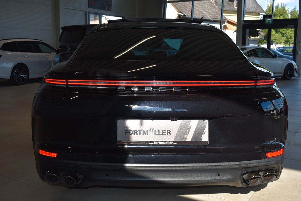 Porsche Panamera 2024