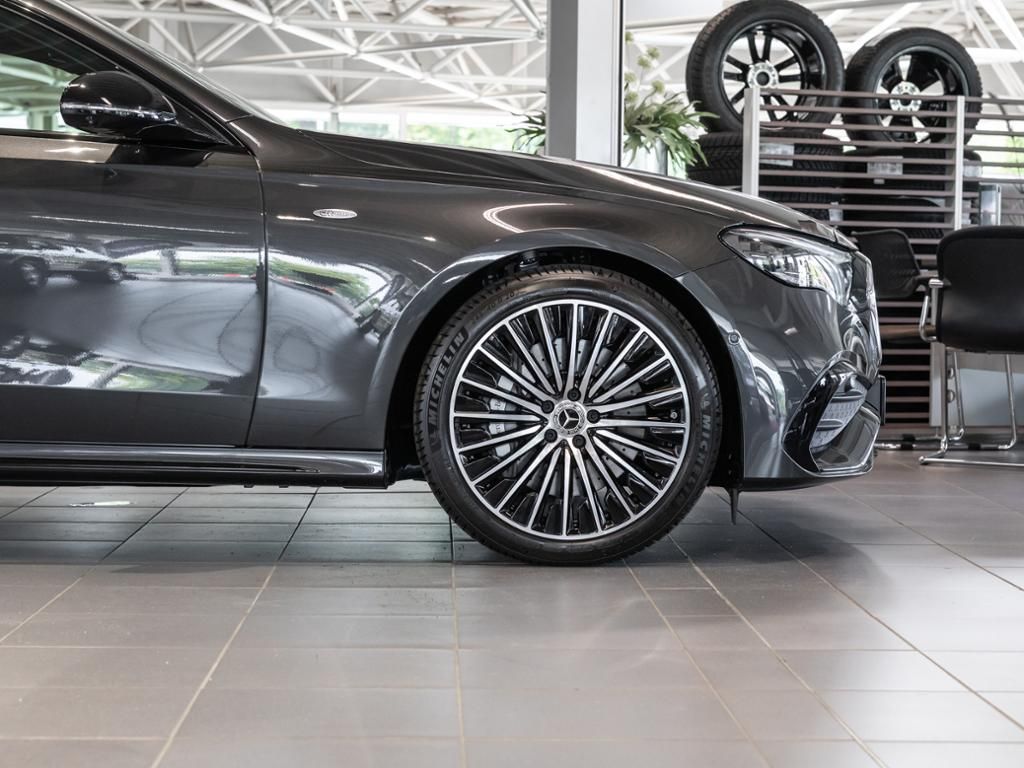 Mercedes-Benz E 300 2025