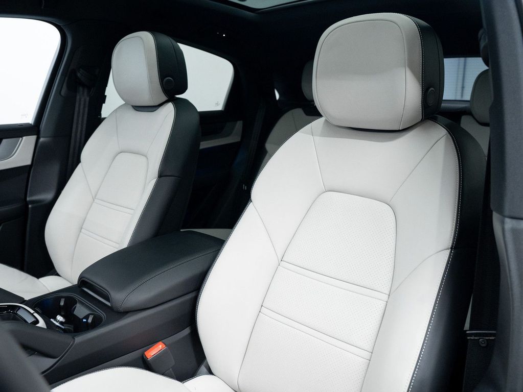 Porsche Cayenne 2024
