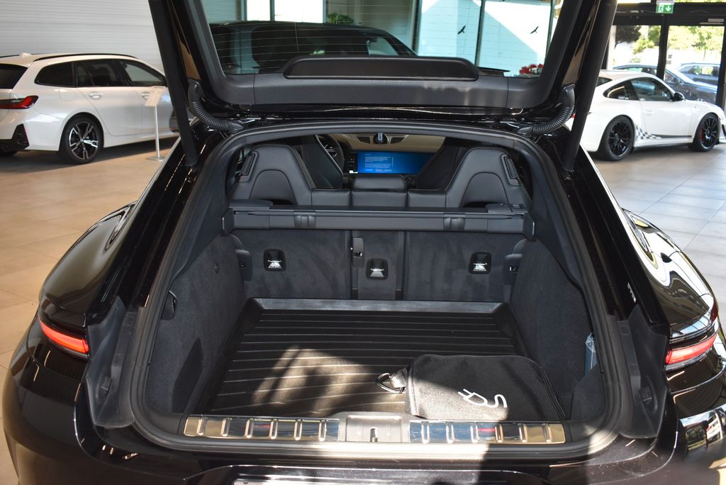 Porsche Panamera 2024