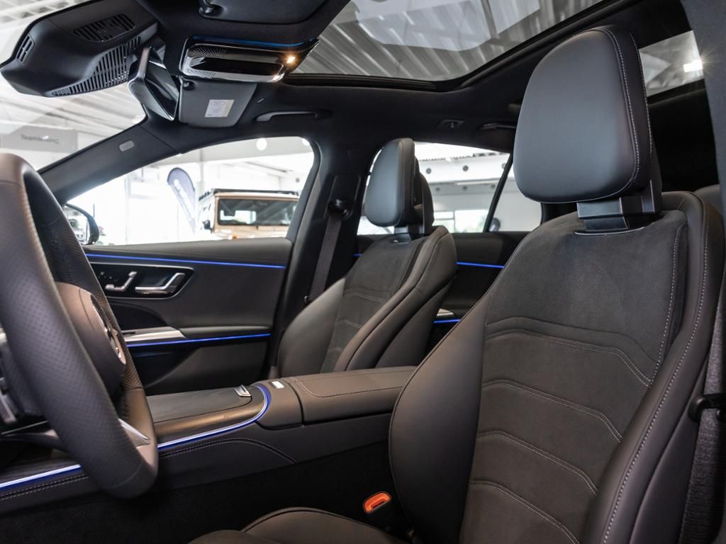 Mercedes-Benz E 300 2025