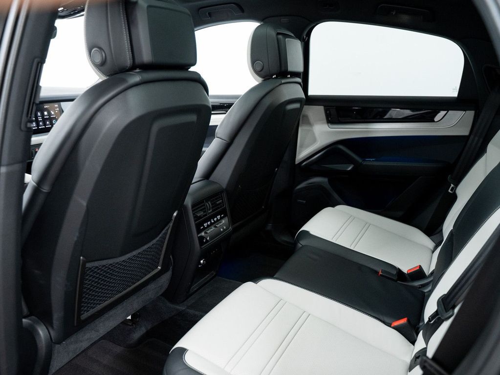 Porsche Cayenne 2024