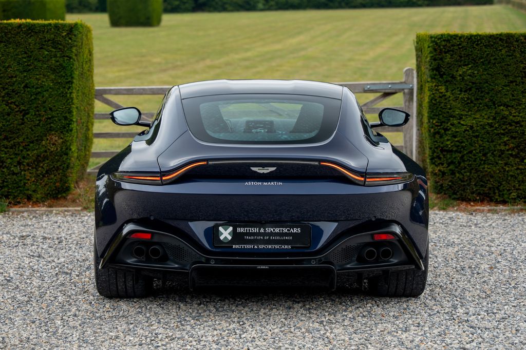 Aston Martin V8 Vantage 2020